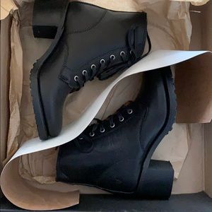 Frye Sabrina 6G Laceup